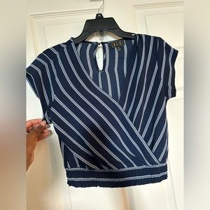 Blue stripped crop top (Medium)